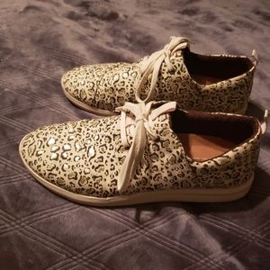TOMS Leopard tennis shoes